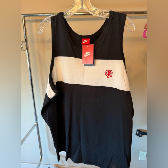 Nike mens Black and White Tank with Red Emblem - Picture 1 of 3